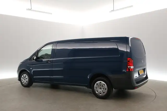Mercedes-Benz Vito view 4