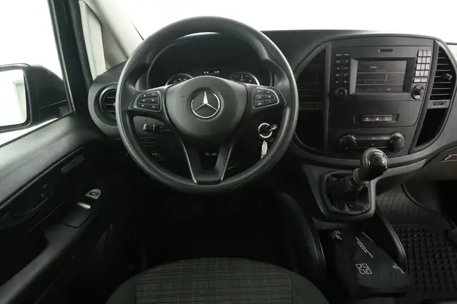 Mercedes-Benz Vito view 2