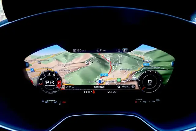 Audi TT view 11