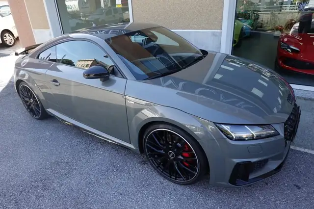Audi TT view 7