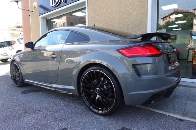 Audi TT view 3