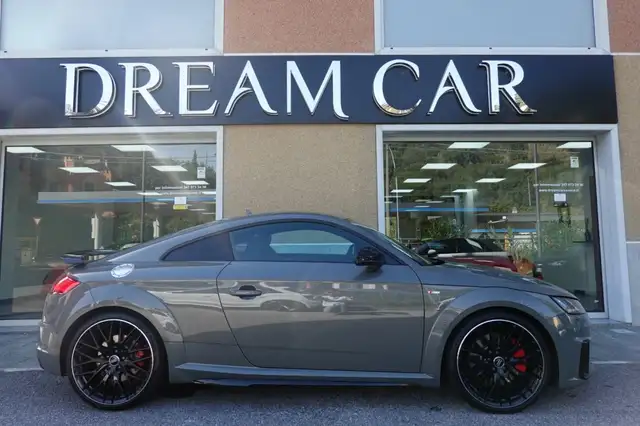 Audi TT view 6