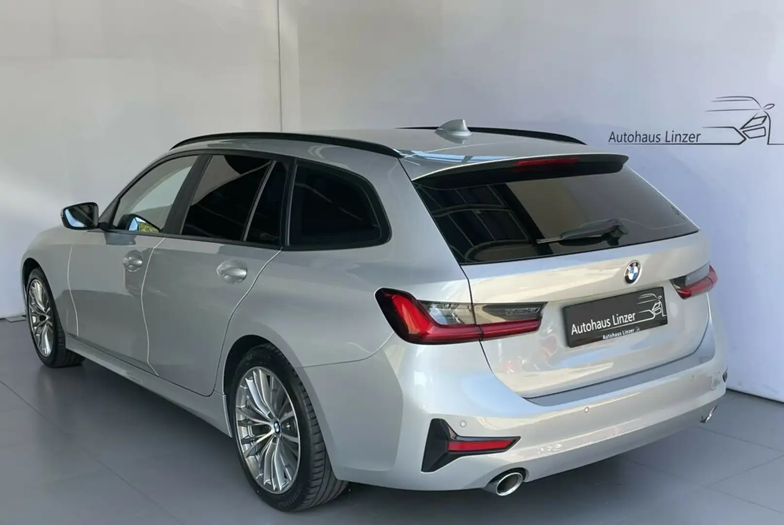 BMW 320 d xDrive *LASER*ACC*HuD*LenkradH*KeyGo*HiFi*DAB Silber - 2