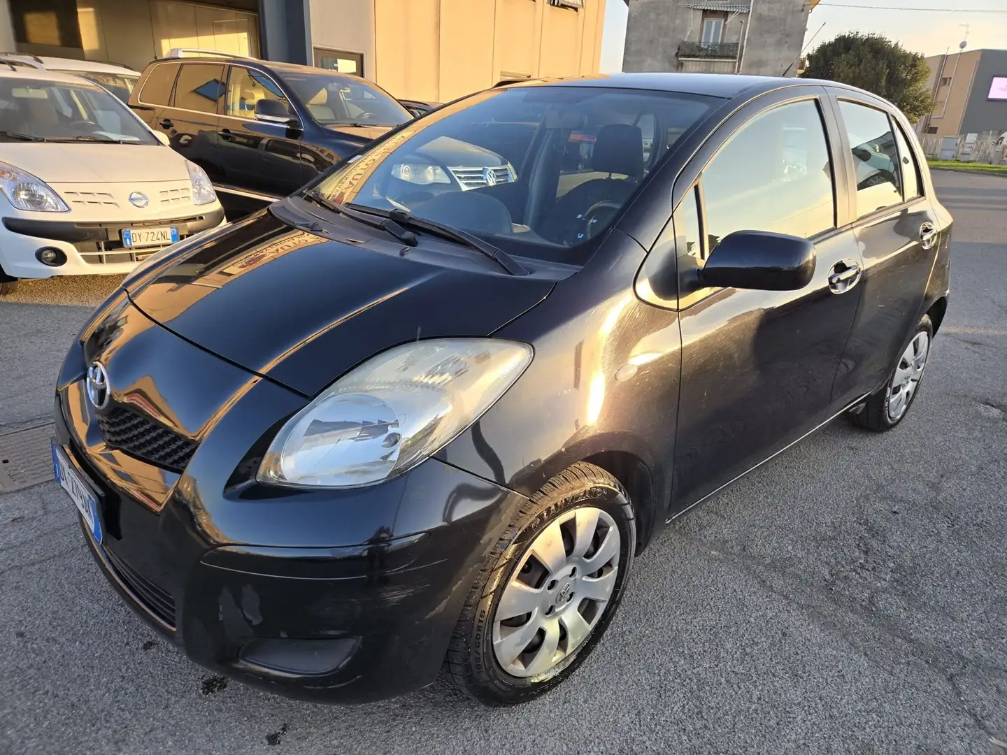 Toyota Yaris Yaris 5p 1.0 Schwarz - 1