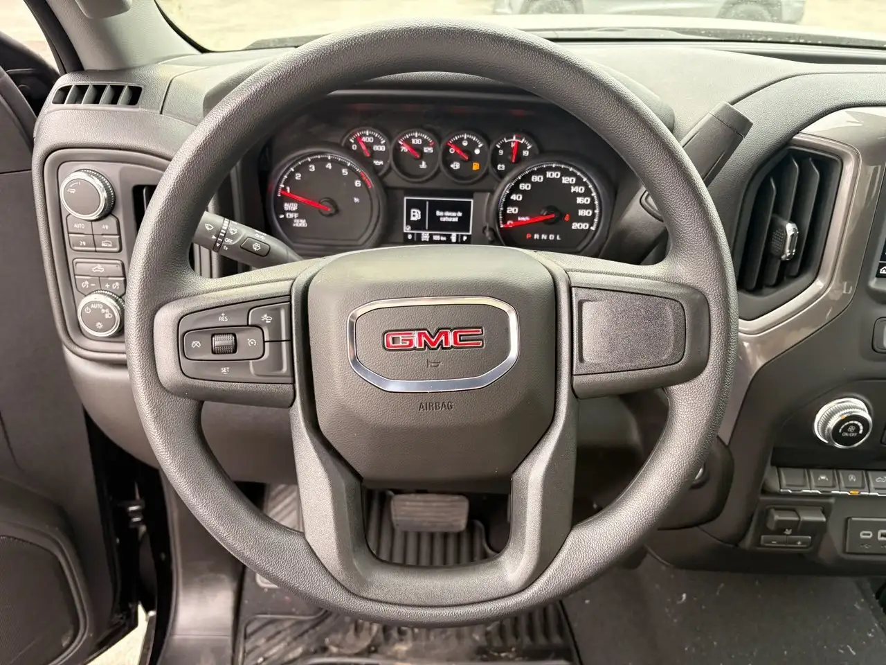 GMC Sierra 1500 снимка GMC Sierra 1500