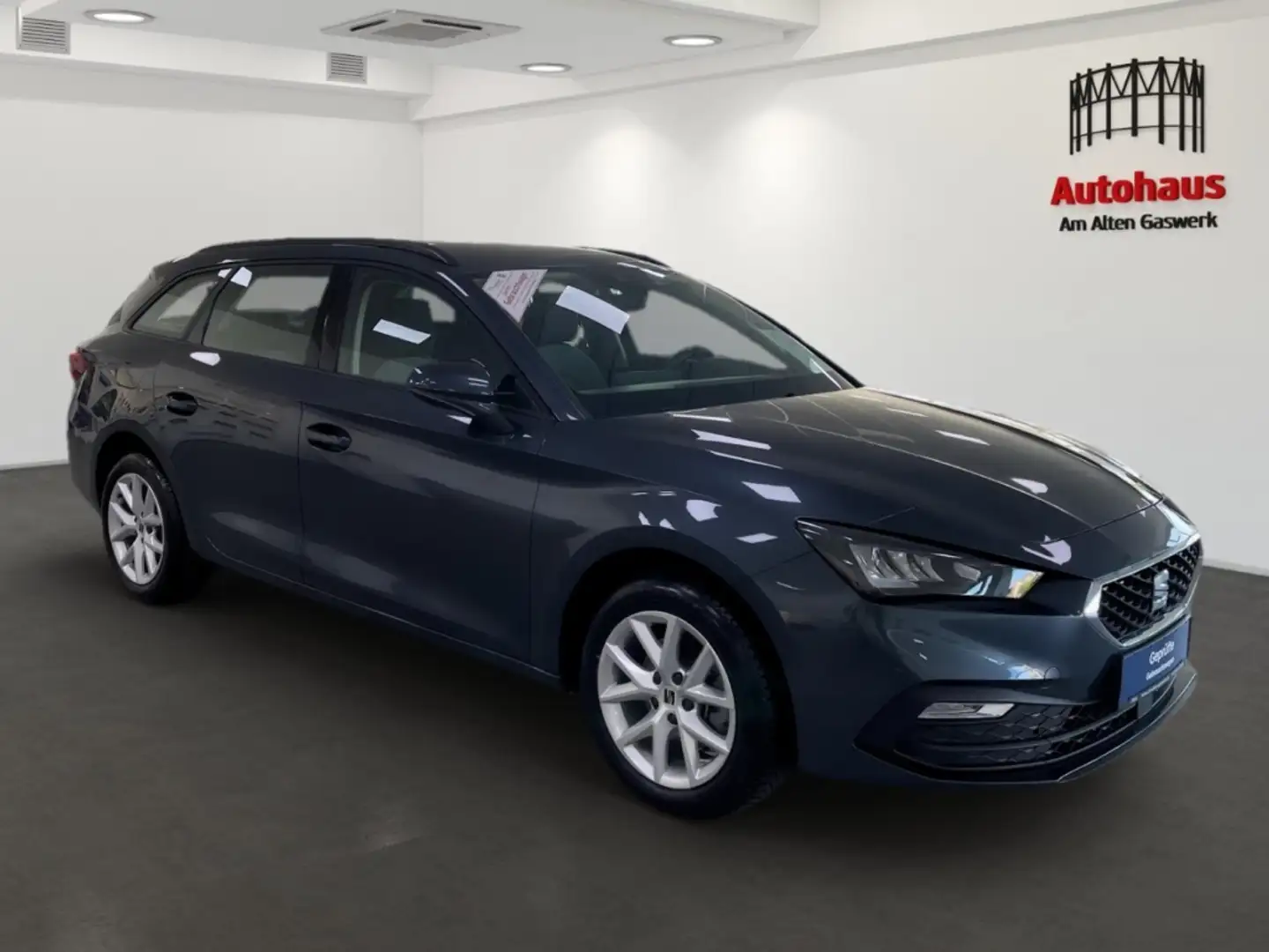 SEAT Leon SPORTSTOURER STYLE 1.5 TSI AHZV+GANZJAHRESREIFEN Grau - 2