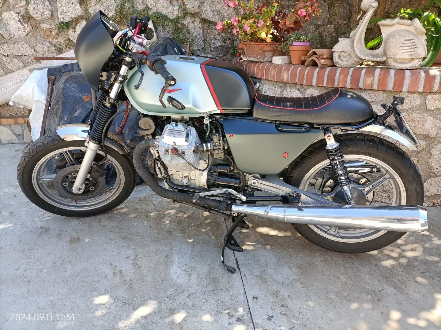 Moto Guzzi 750 S cafè Racer Grün - 1