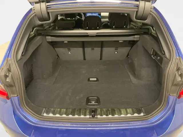 BMW 3 Series view 10
