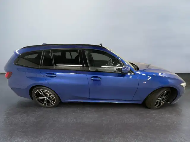 BMW 3 Series view 8