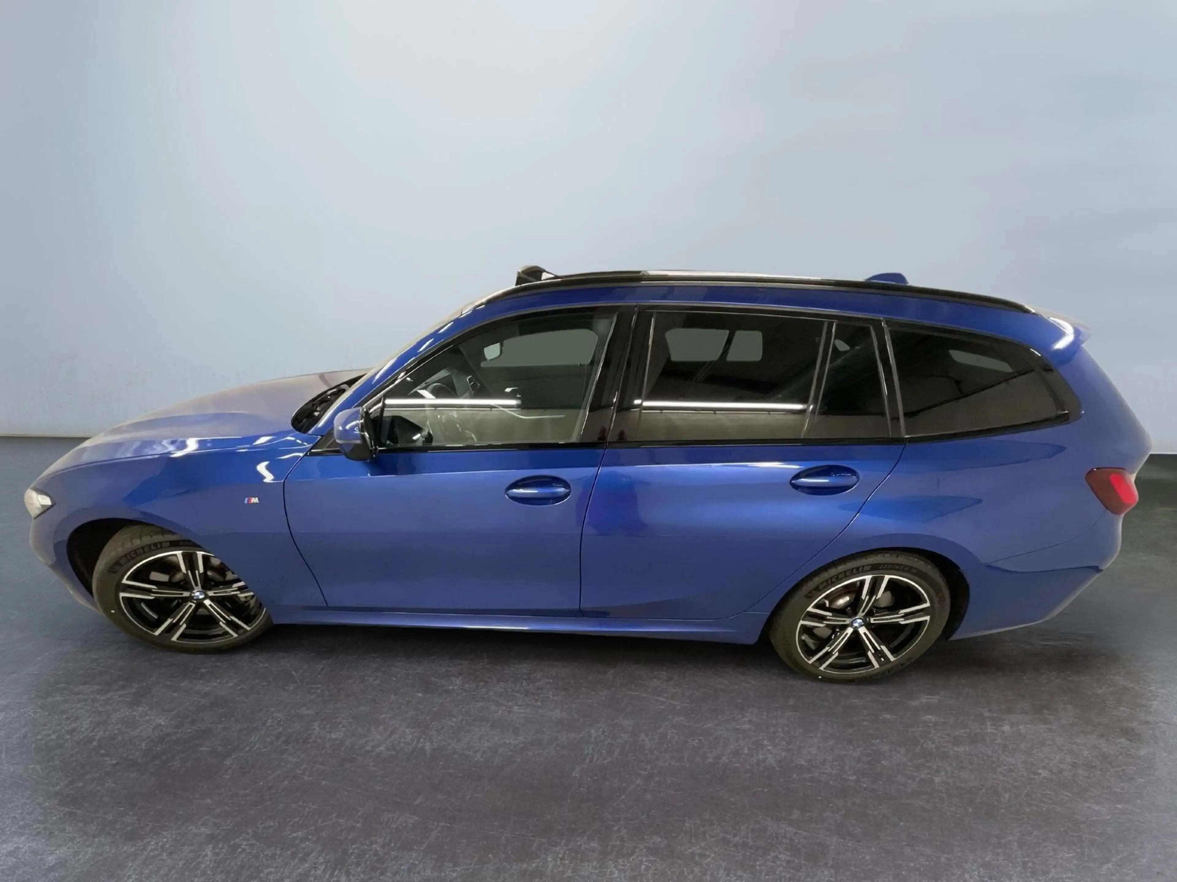 BMW 330 Touring 330i xDrive M Sport 245PS/180kW Steptro... — photo 4