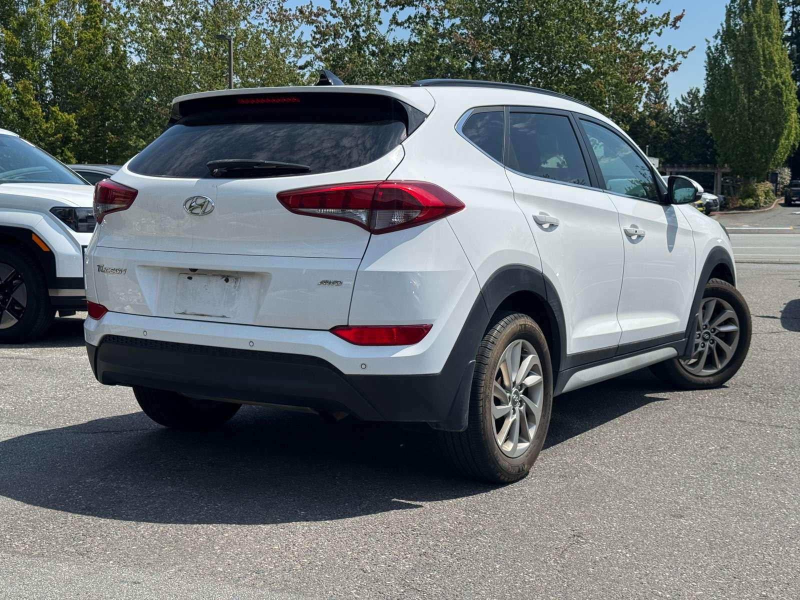 2017 Hyundai Tucson Luxury AWD | Low KM | Pano Roof | White Rock — снимка 1
