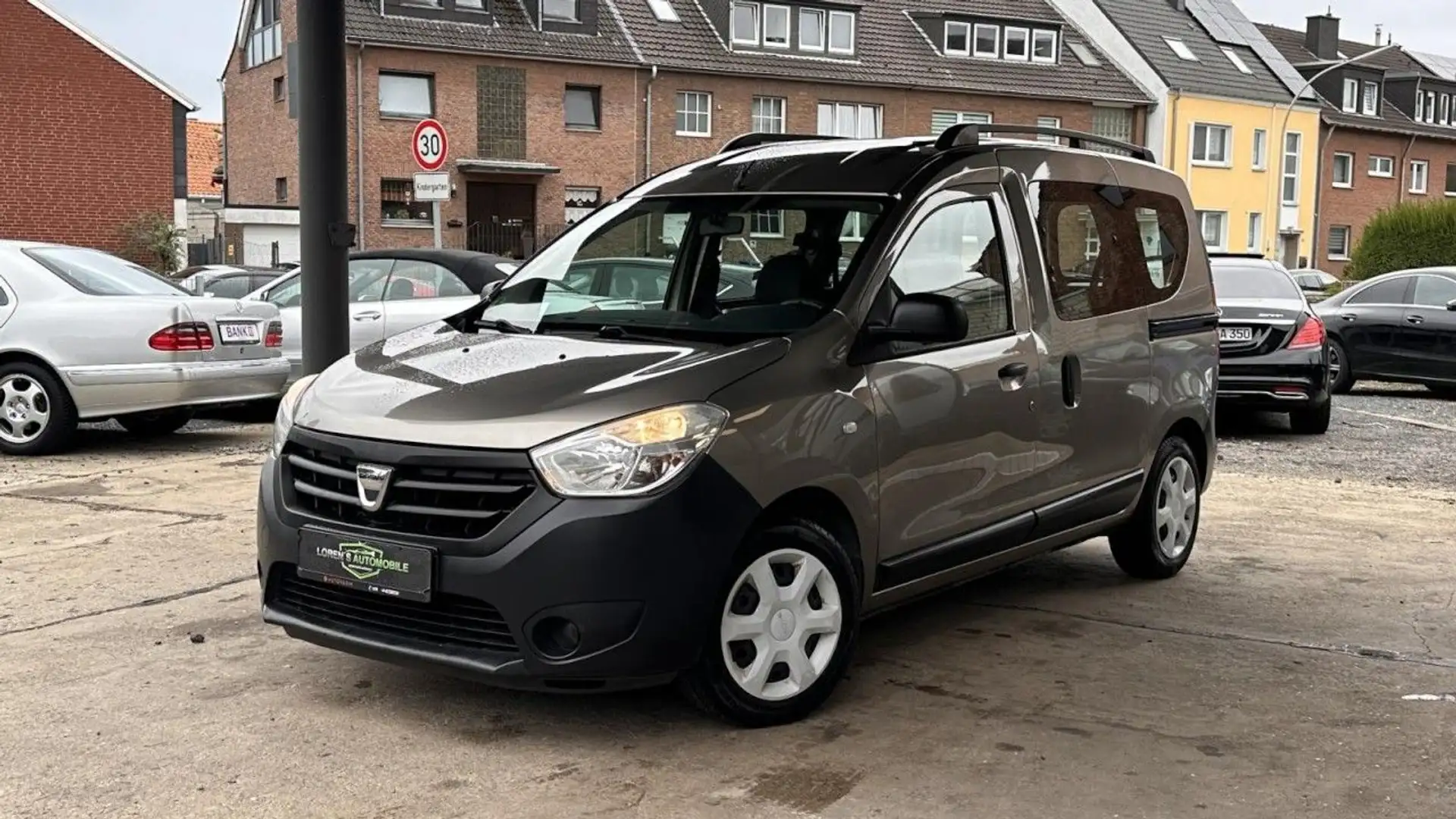 Dacia Dokker Ambiance*Ahk*E-Fenster*Servo*Tüv-Neu*Top* - 1