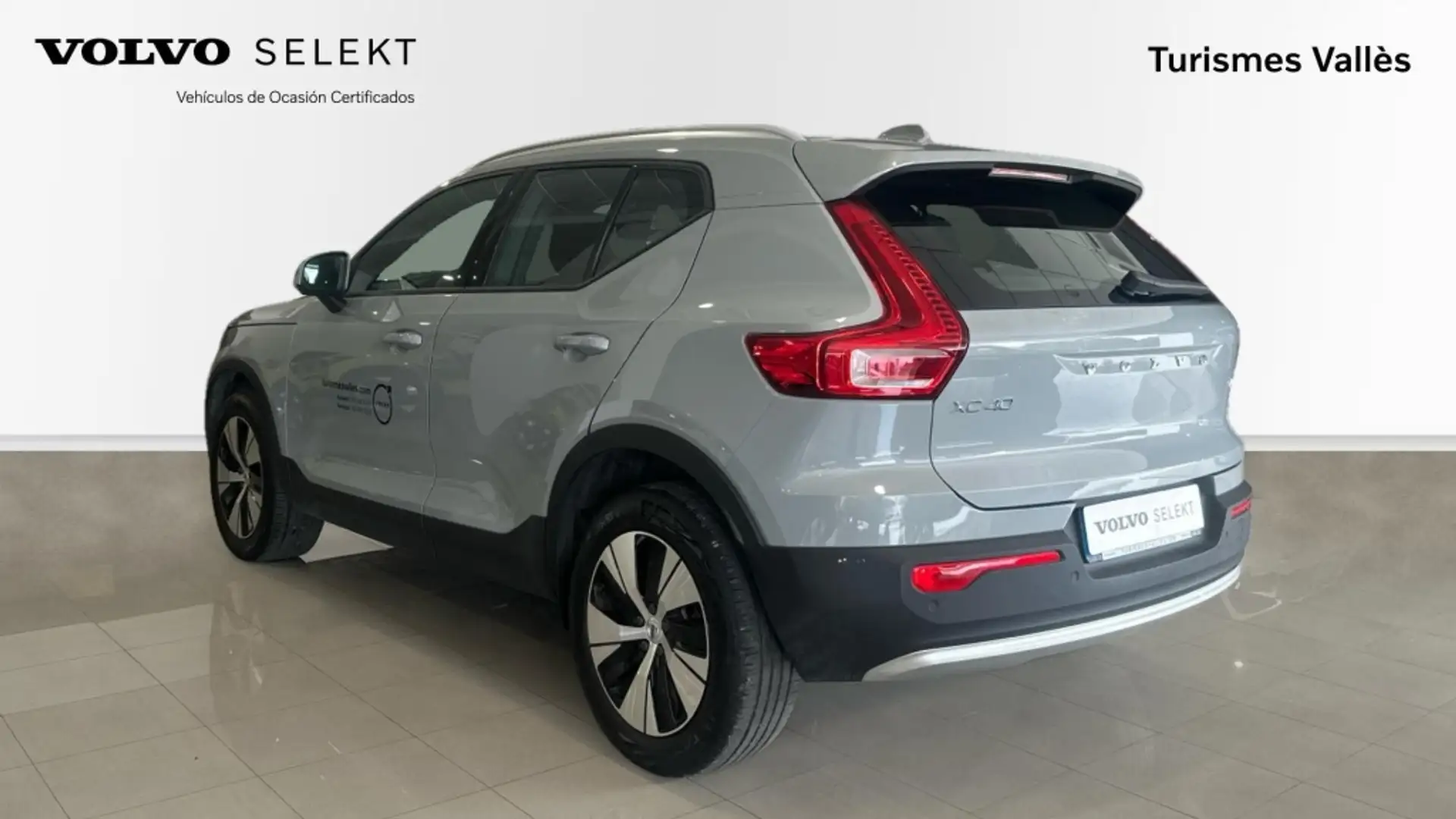 Volvo XC40 B3 Core Aut. Gris - 2