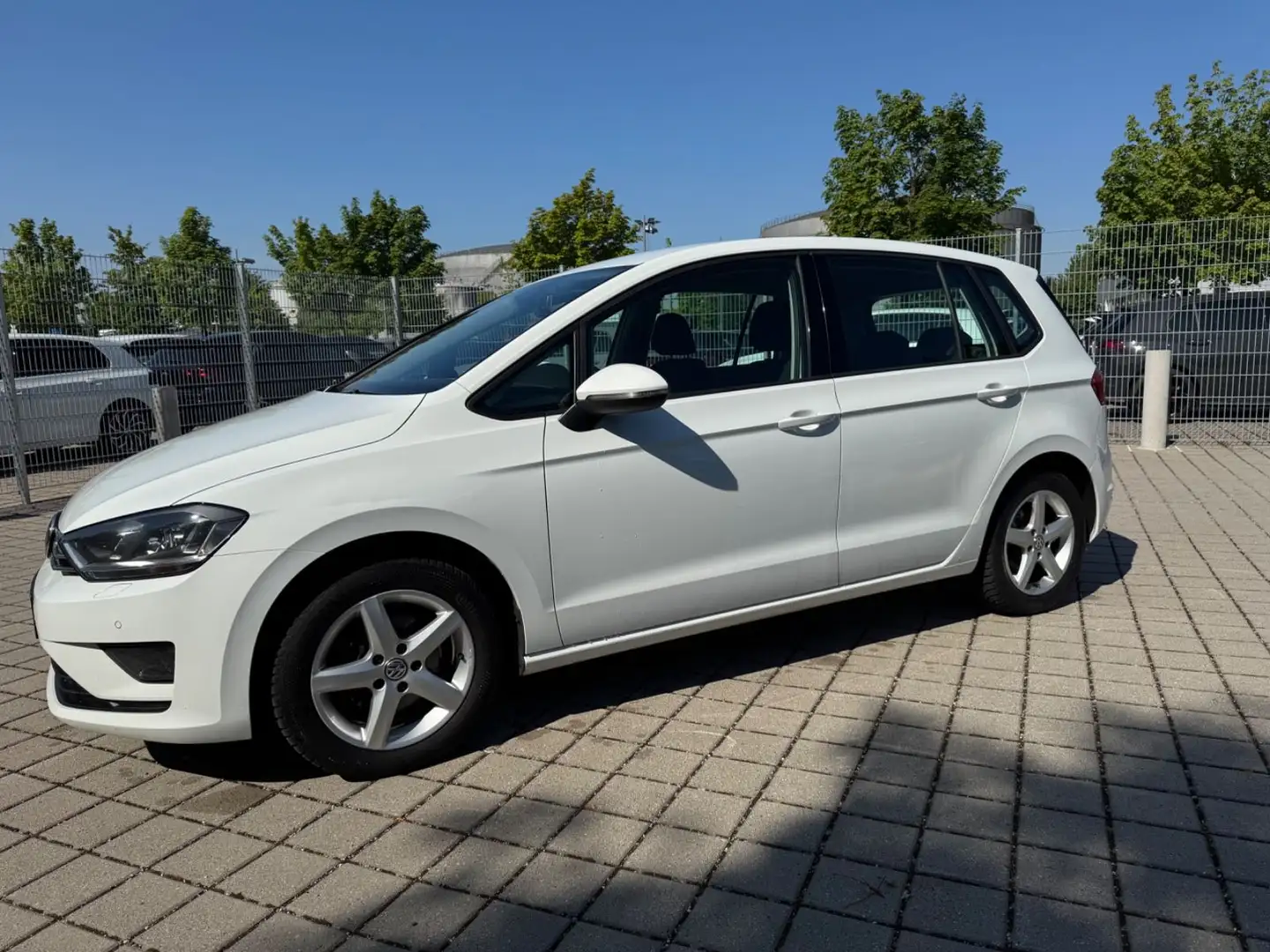 Volkswagen Golf Sportsvan 1.6 TDI Comfortline BMT/Mwst Wit - 1