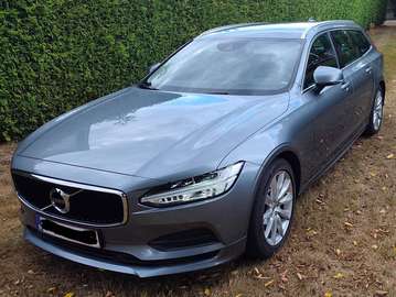 V90 2.0 D3 Momentum Geartronic AdBlue (EU6d-TEMP)