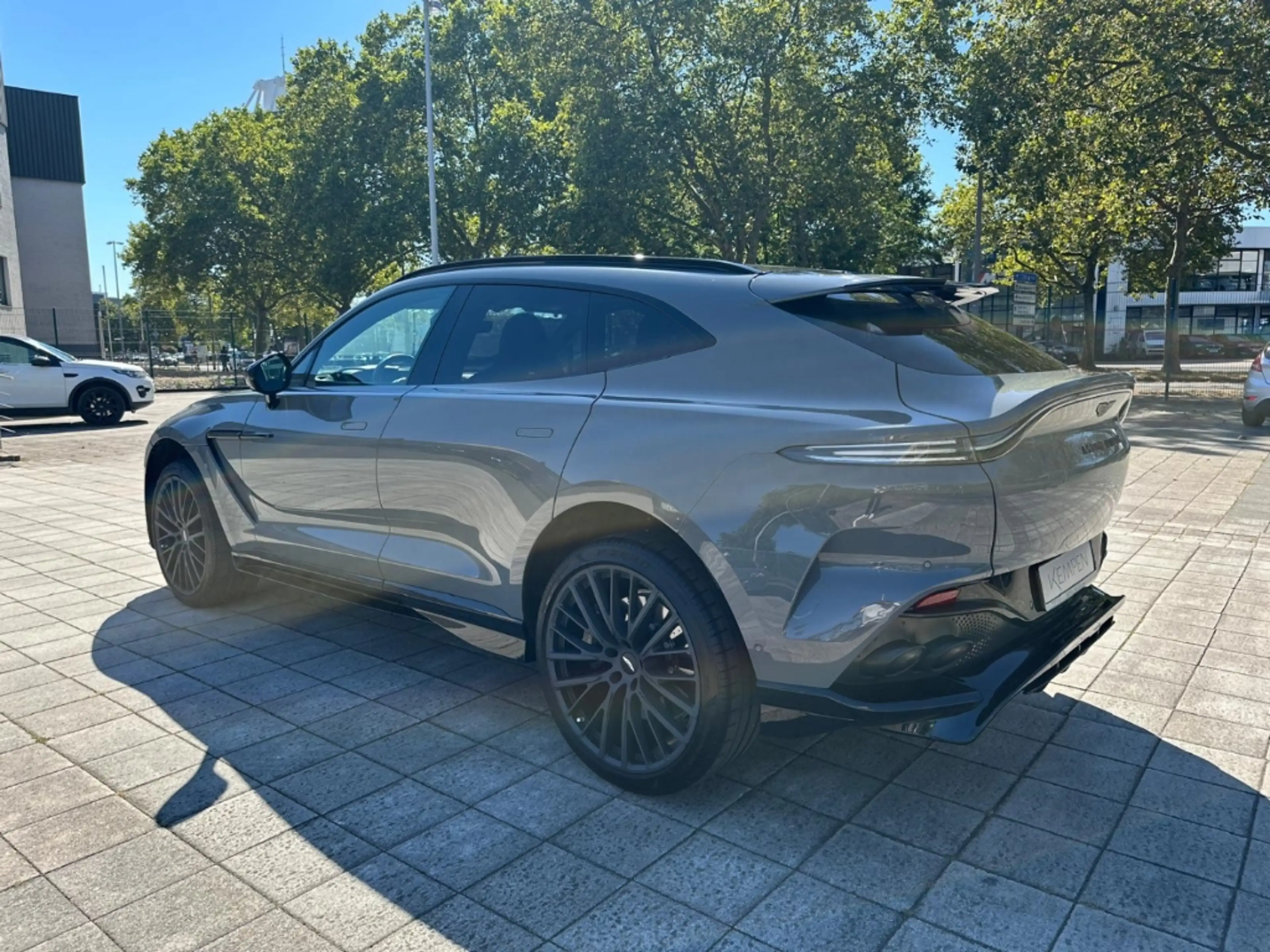 Aston Martin DBX 707 China Grey / Onyx Black — photo 4