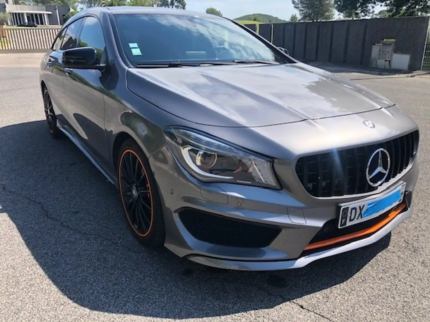 Mercedes-Benz CLA 220 CLA Shooting Brake 220 d OrangeArt Edition 7-G DCT A Gris - 2