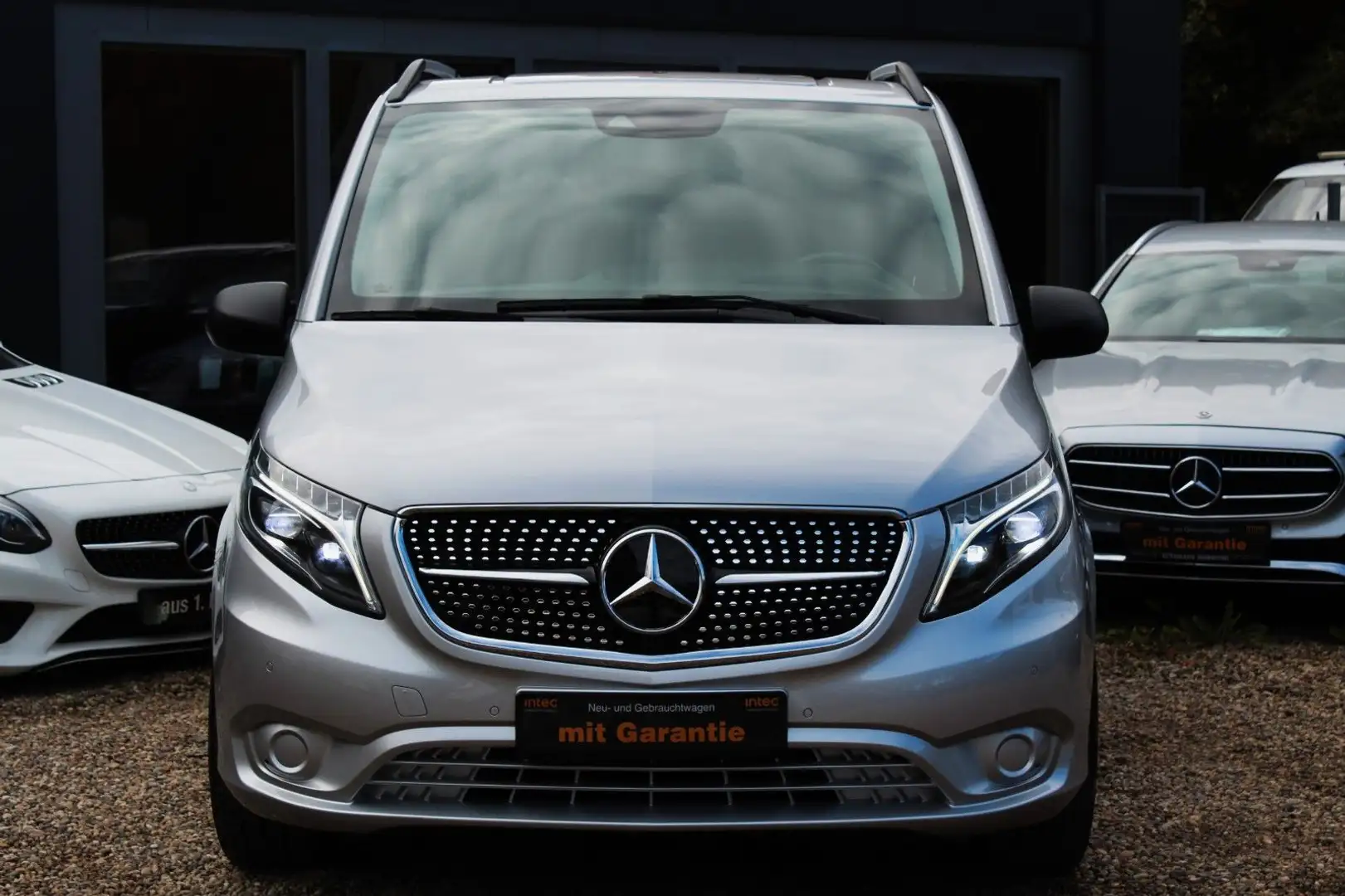 Mercedes-Benz V 250 Vito  Tourer 119 CDI Pro kompakt 9-G LED 7 Silber - 2