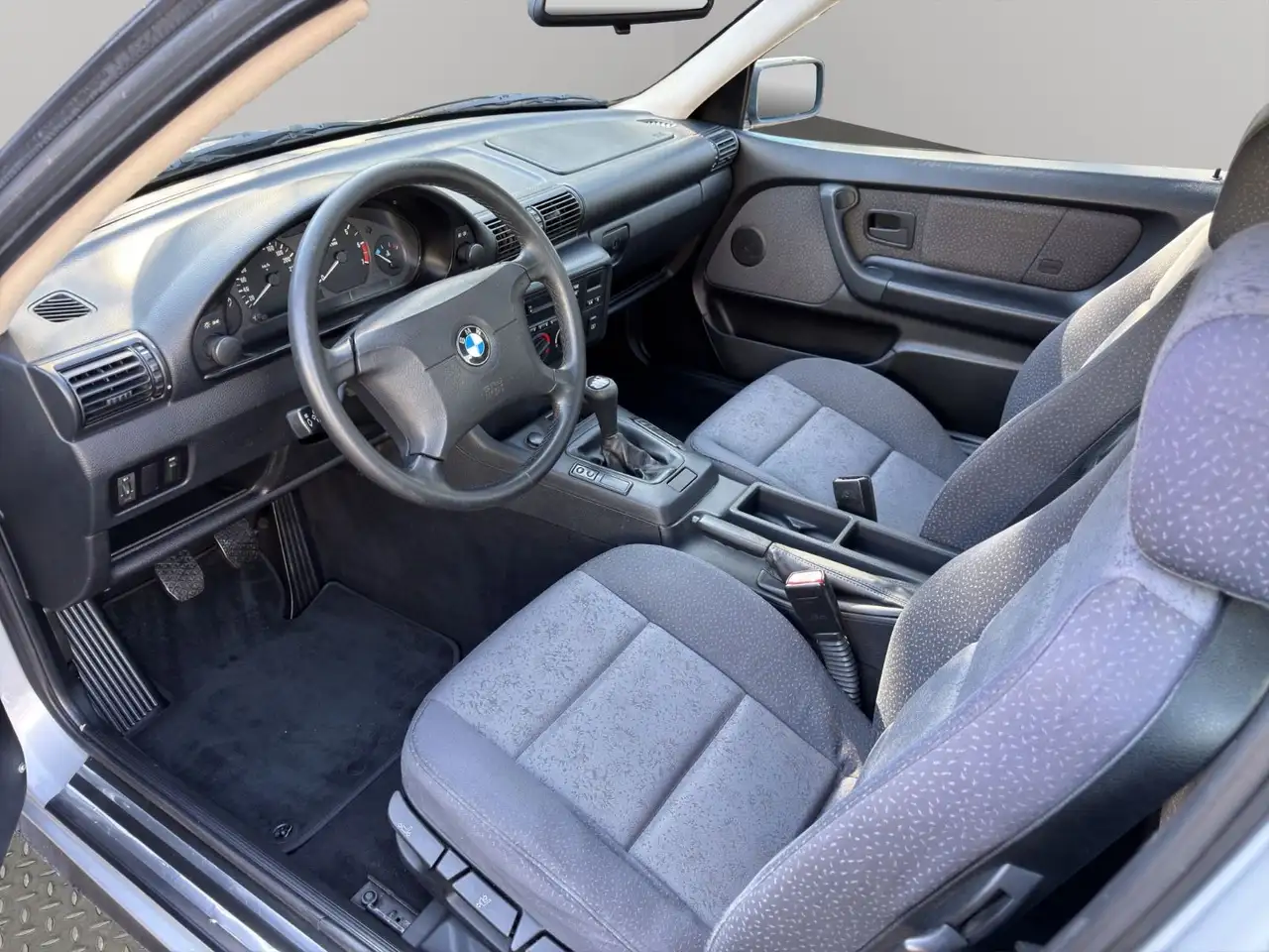 BMW 316 i Compact E36 2.Hand TÜV NEU AHK, foto 10