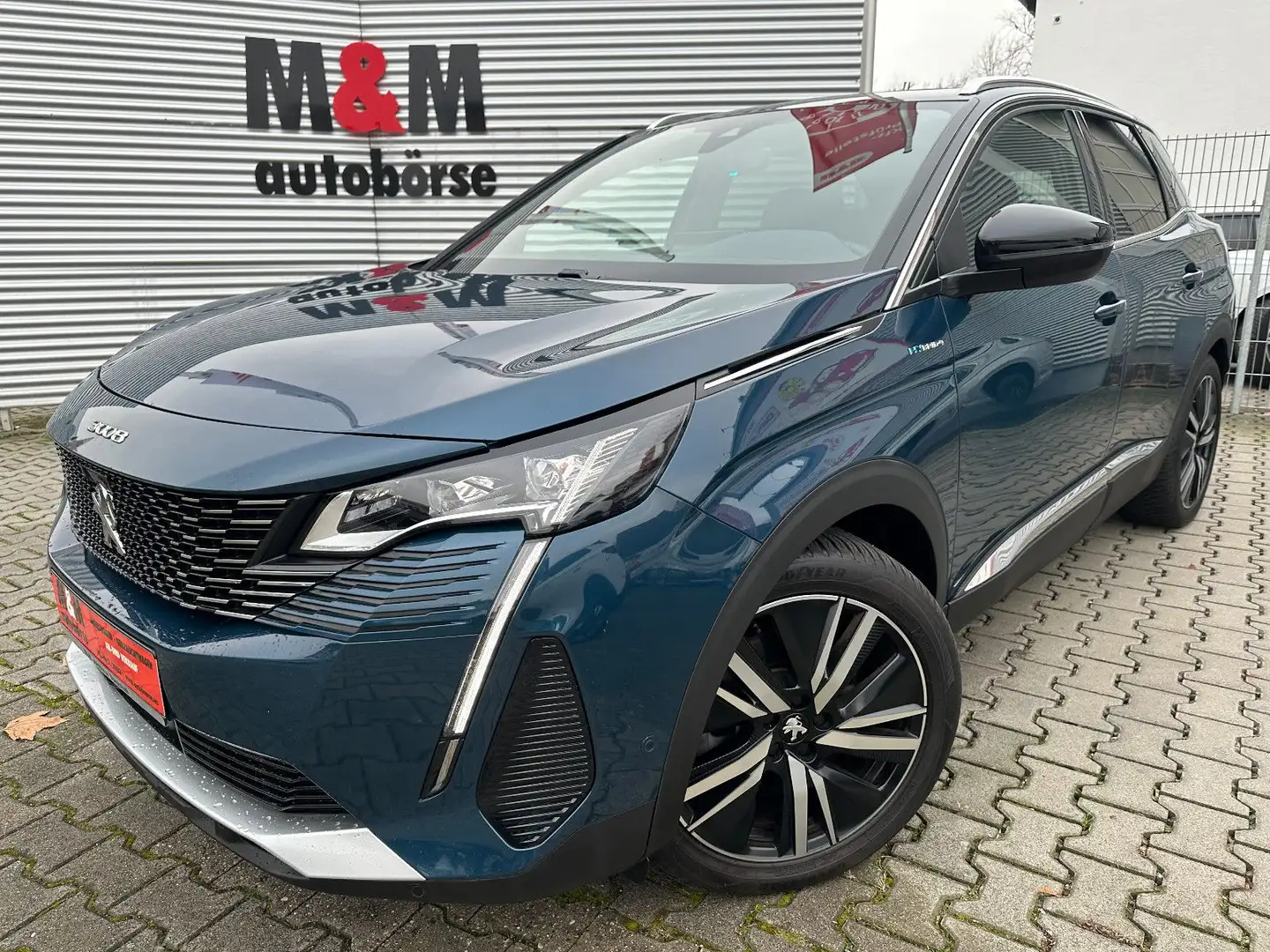 Peugeot 3008 Hybrid4 300 GT ACC/Pano/Focal-Sound/Kamera Blau - 1
