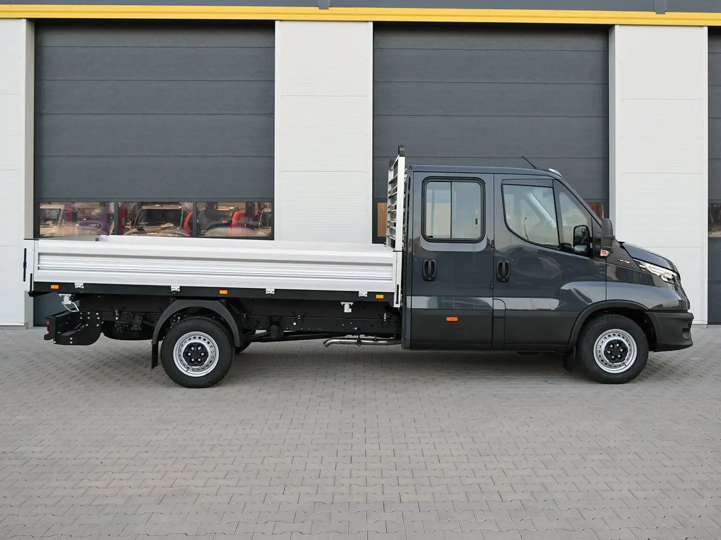 Iveco Daily 35S18HD DOKA SOFORT AHK 3.5t/LED/Klima Grau - 2