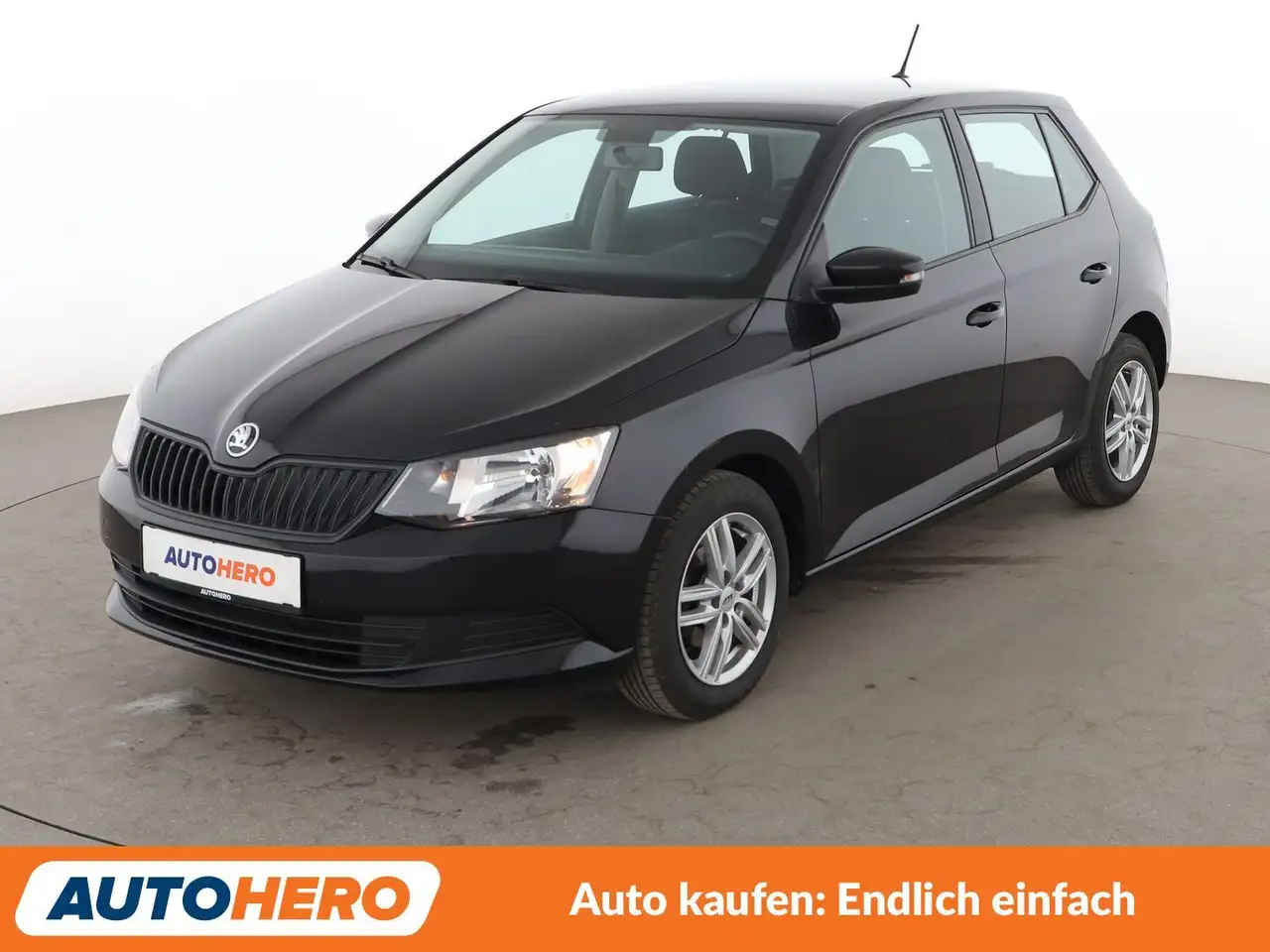 Skoda Fabia 1.0 MPI Active — photo 1 of 25