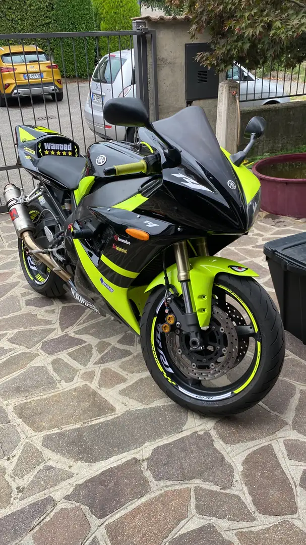 Yamaha YZF-R1 - 2