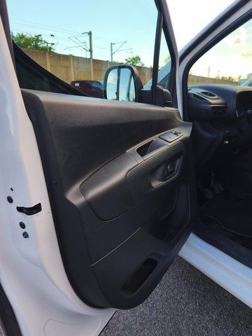 Citroen Berlingo fourgon M 650 kg blue hdi 130 bvm 6 driver