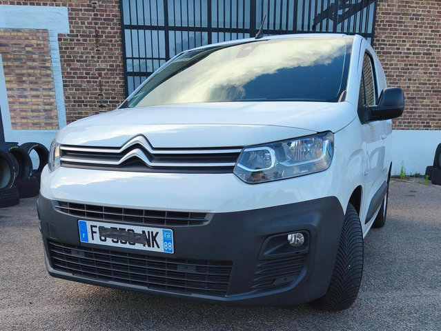 Citroen Berlingo fourgon M 650 kg blue hdi 130 bvm 6 driver