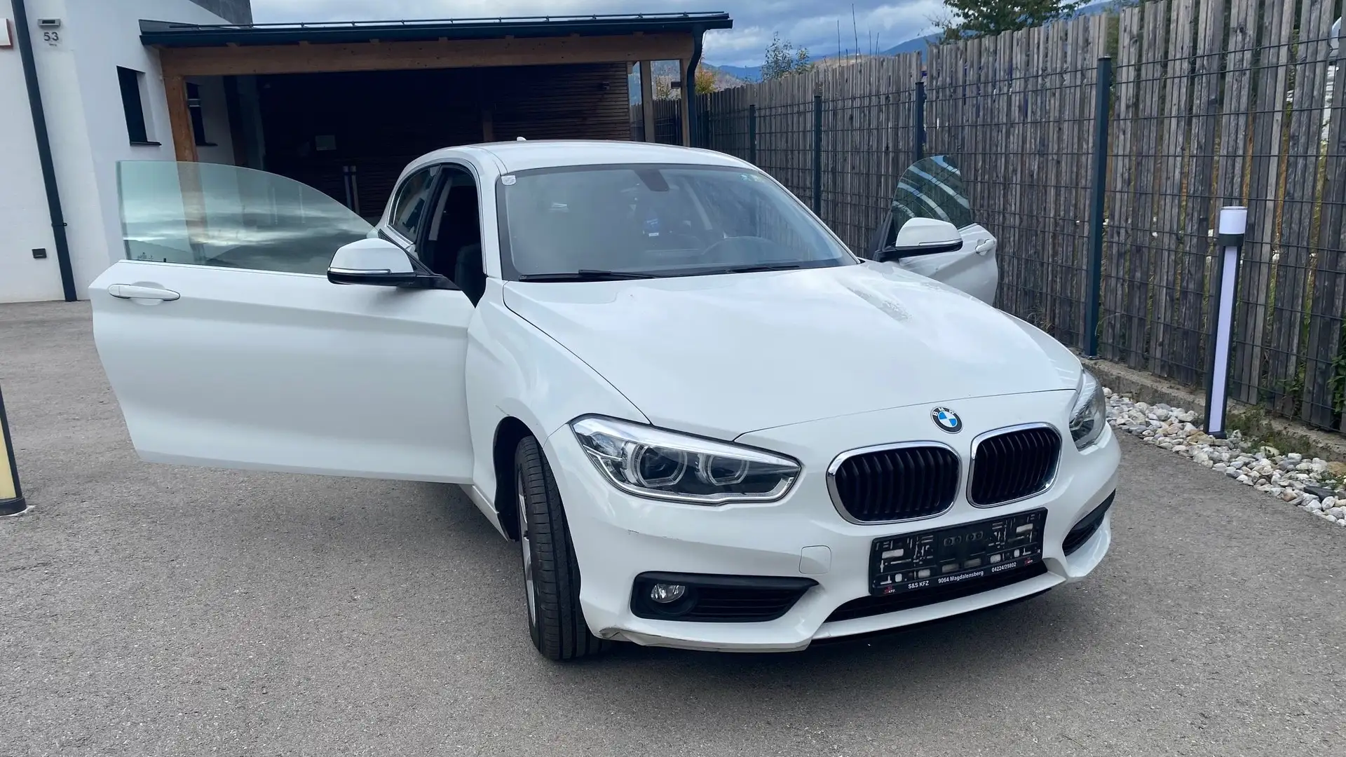 BMW 116 116d Weiß - 2