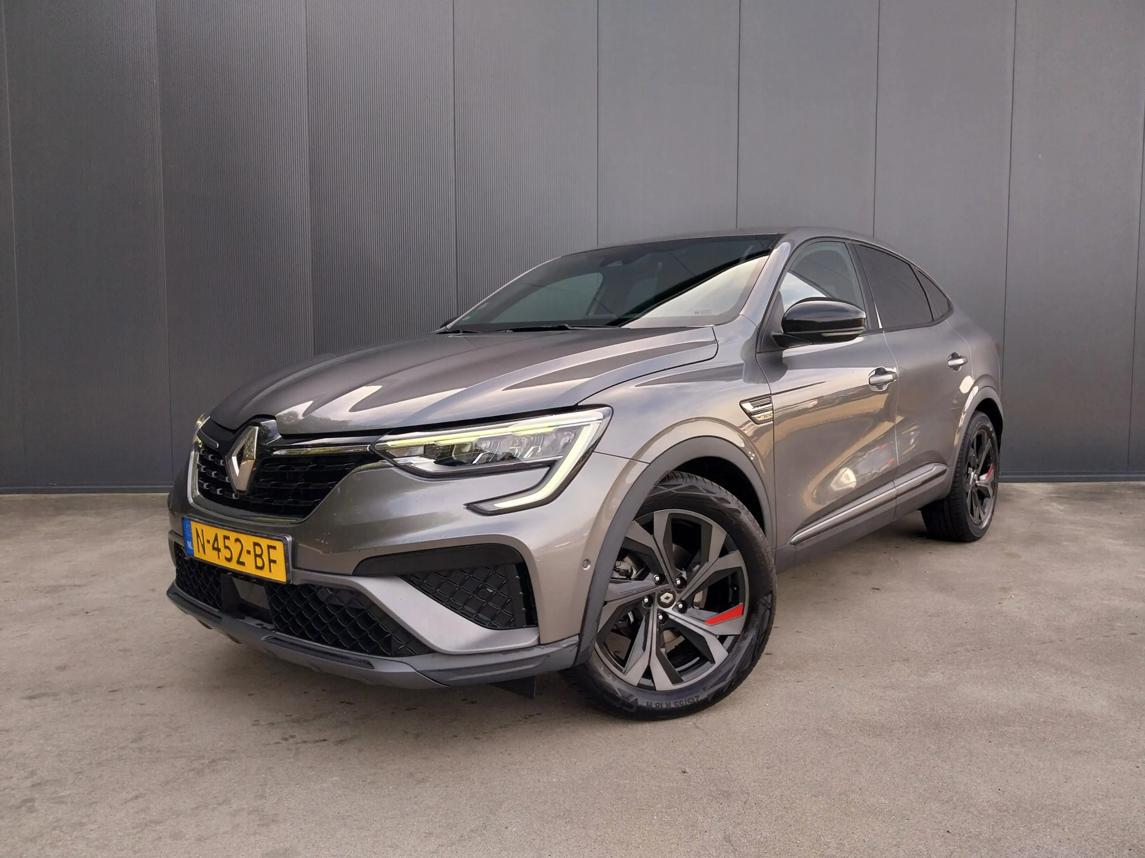 Renault Arkana 1.6 E-Tech Hybrid 145 R.S. Line 1e EIGENAAR TREKHA