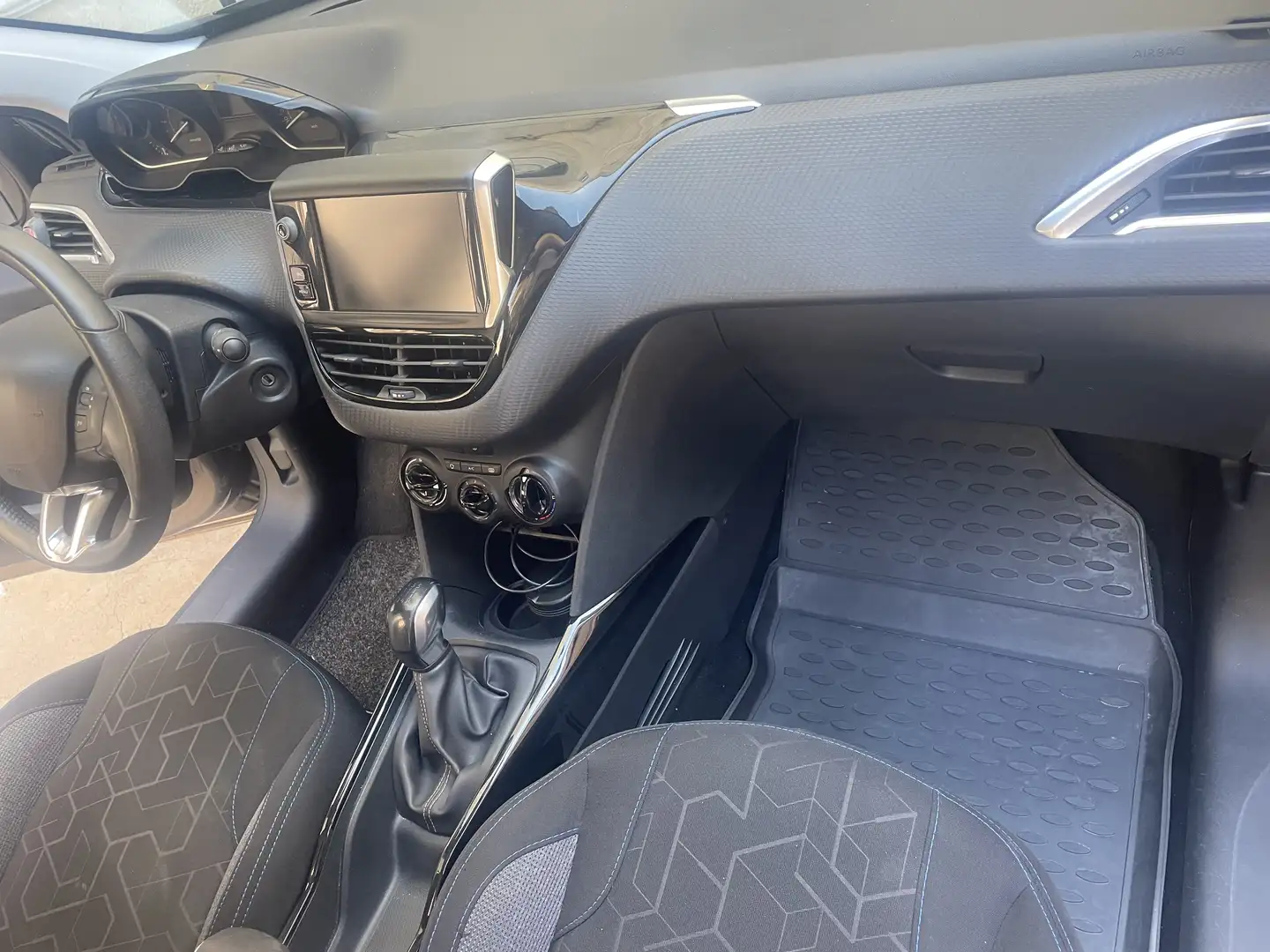 Peugeot 2008 1.2 puretech Style 82cv - 2