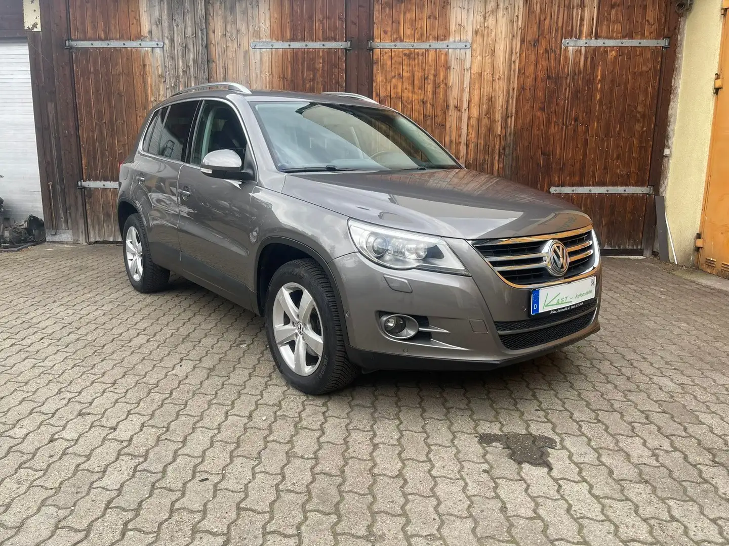 Volkswagen Tiguan Team 4Motion 2.0 TEAM Grau - 1