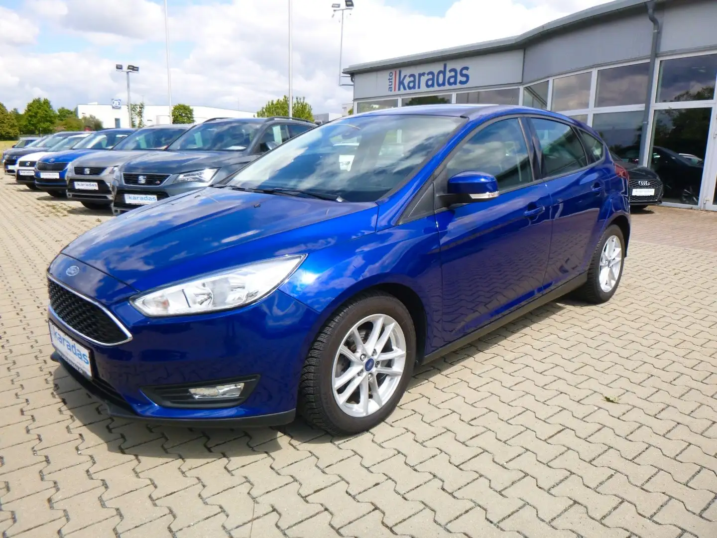 Ford Focus 1,6   16V Ti-VCTAutomatik, Einparkhilfe Blau - 1