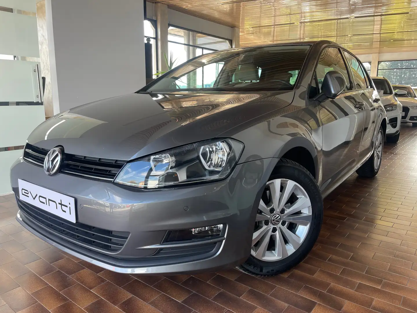 Volkswagen Golf 1.2 tsi Trendline 105cv SENSORI/4STAGIONI MICHELIN Silber - 1