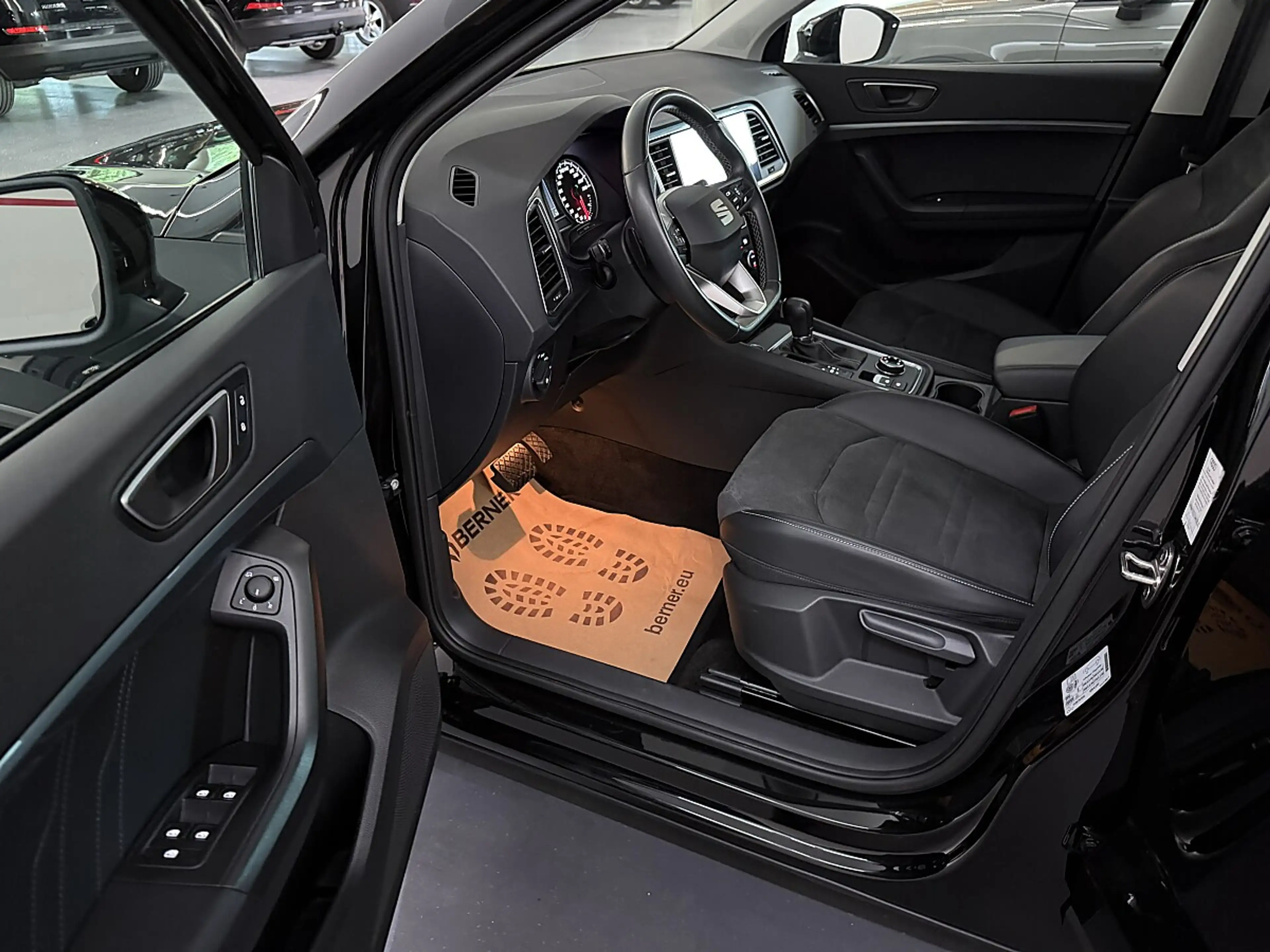 SEAT Ateca 2,0TDI DSG 4Drive Style *ALLRAD*LED*NAVI*Alcant... — photo 11