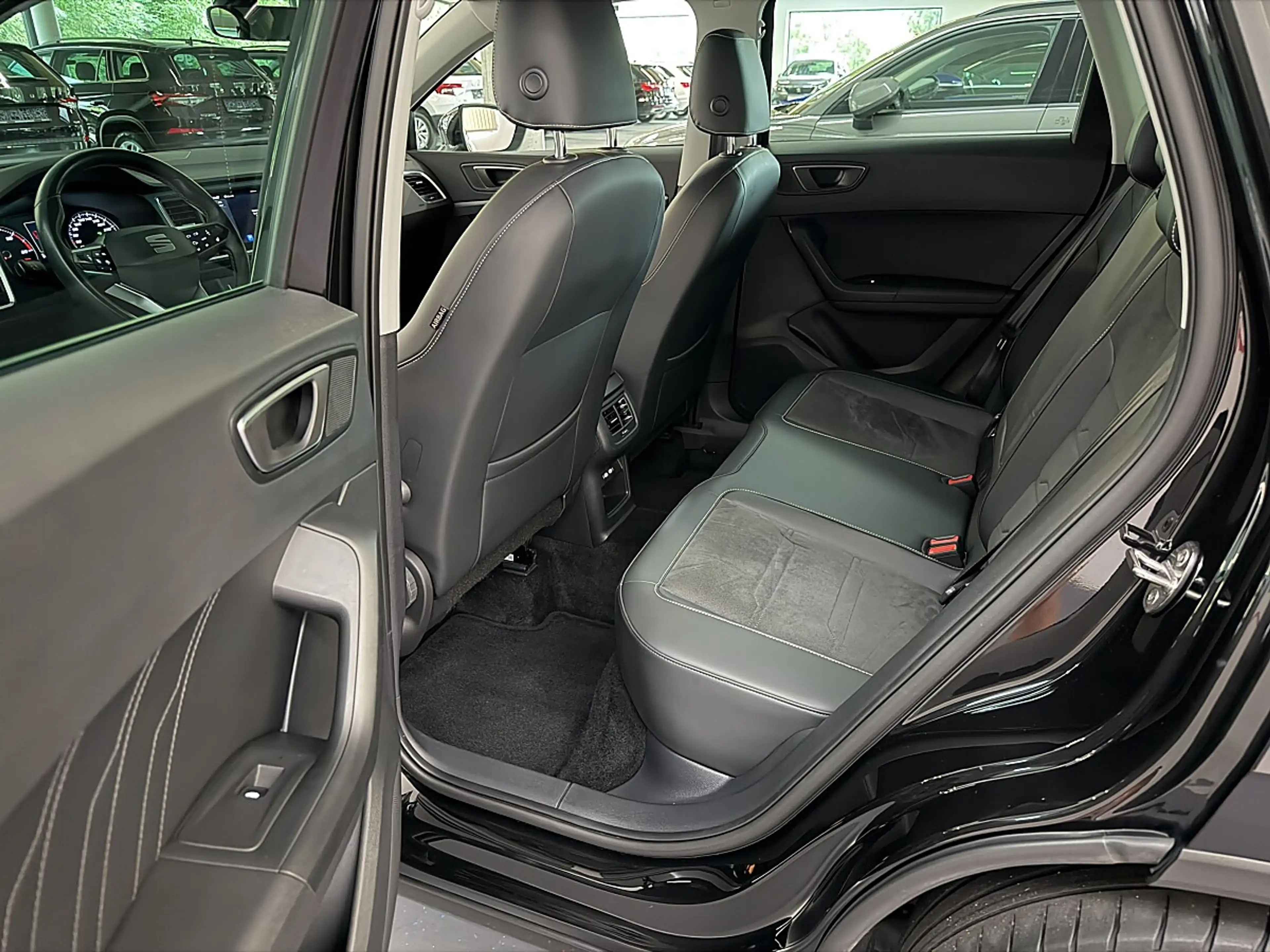 SEAT Ateca 2,0TDI DSG 4Drive Style *ALLRAD*LED*NAVI*Alcant... — photo 13