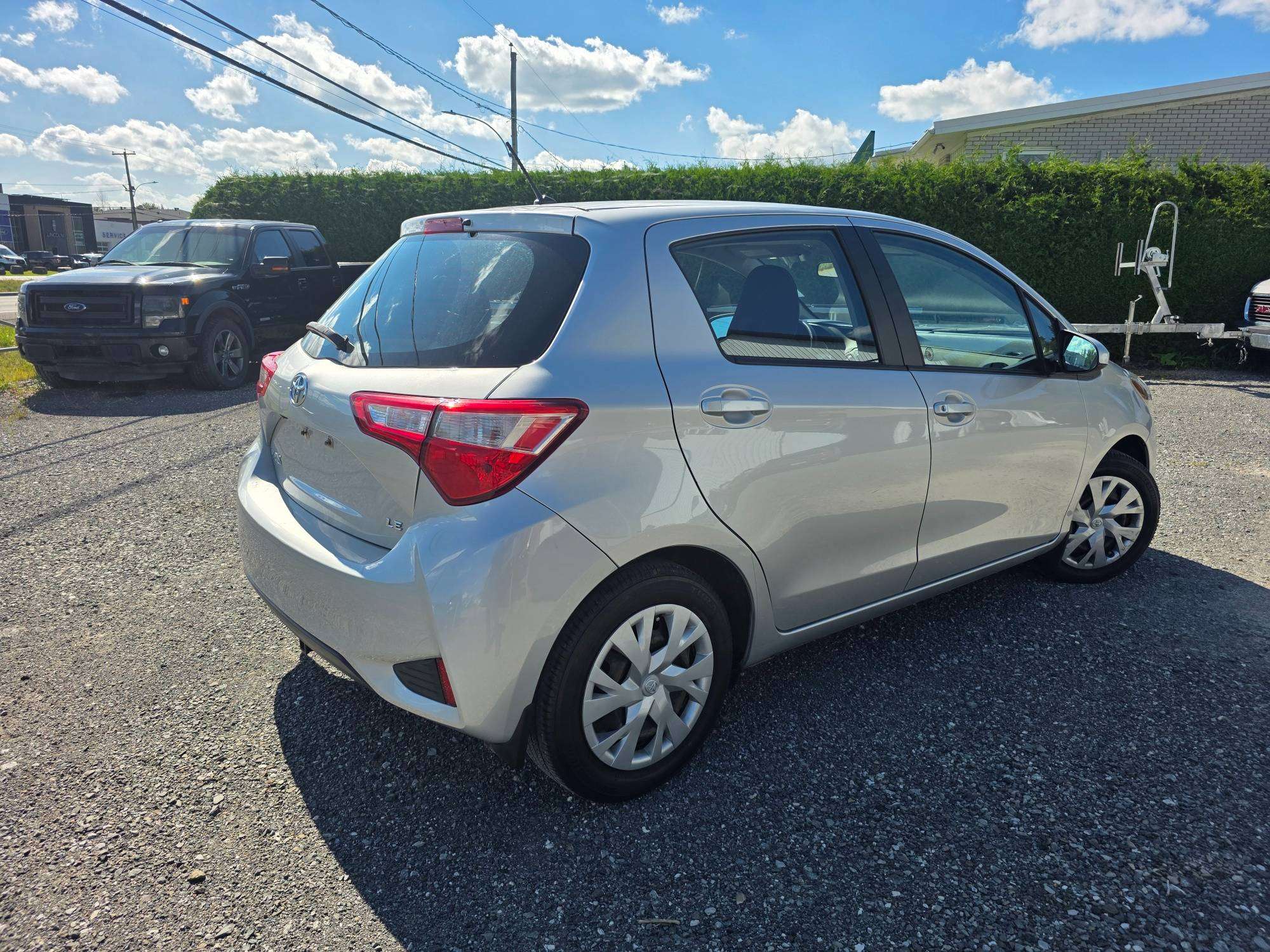 2019 Toyota Yaris LE + AUTO + 82000 — снимка 1