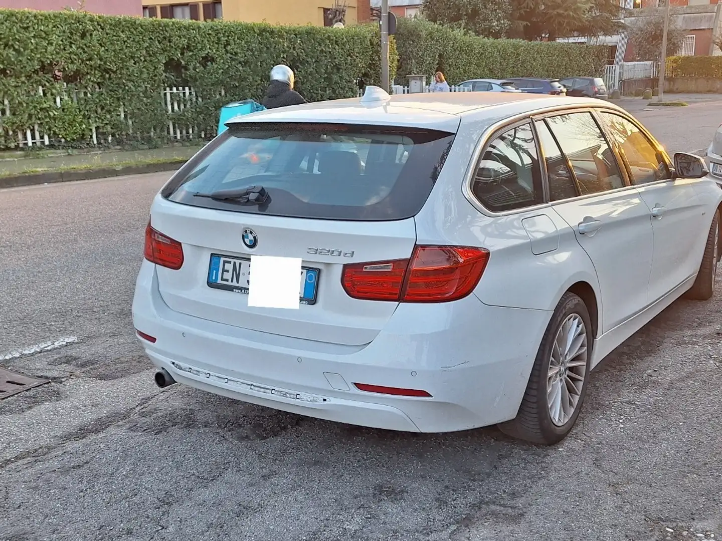 BMW 320 d Touring Luxury Bianco - 2