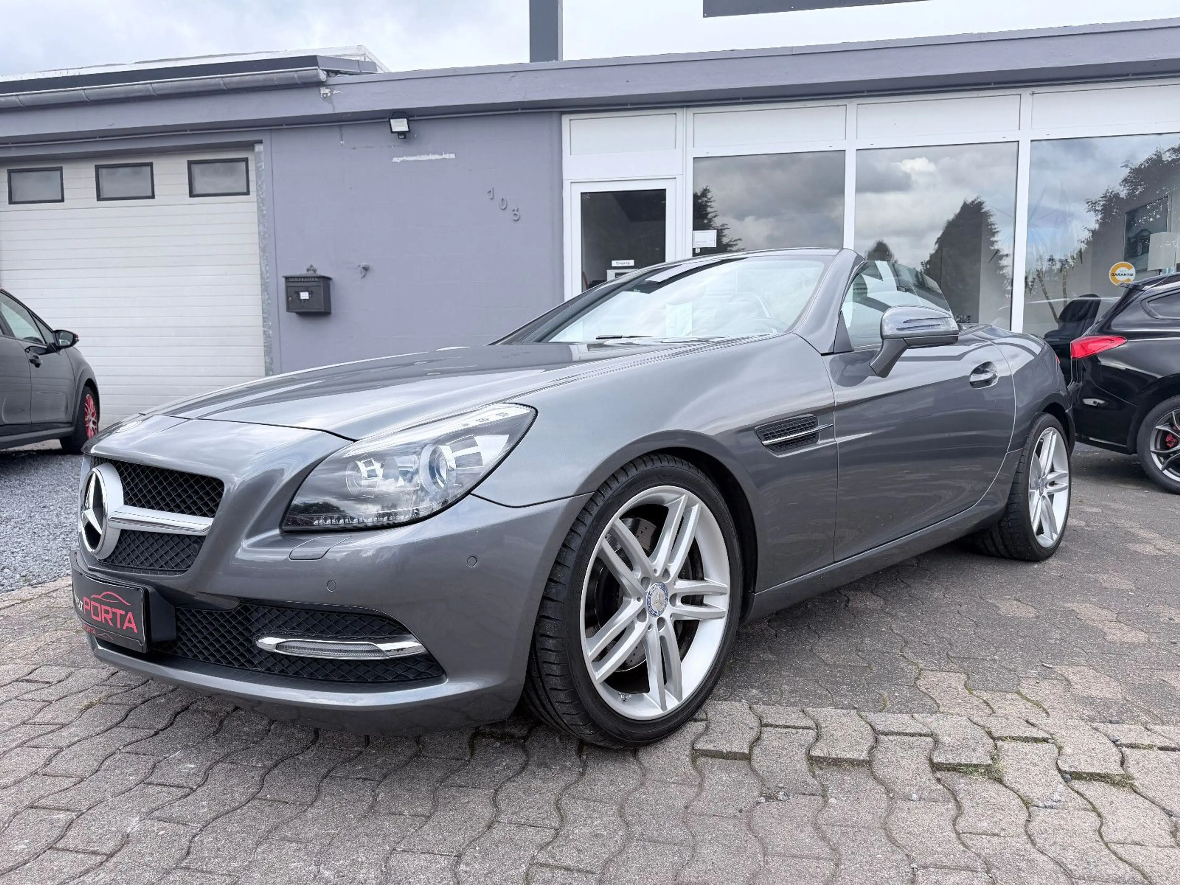 Mercedes-Benz SLK 200 Roadst./AUTOM./XENON/LEDER/NAVI/AIRSCARF