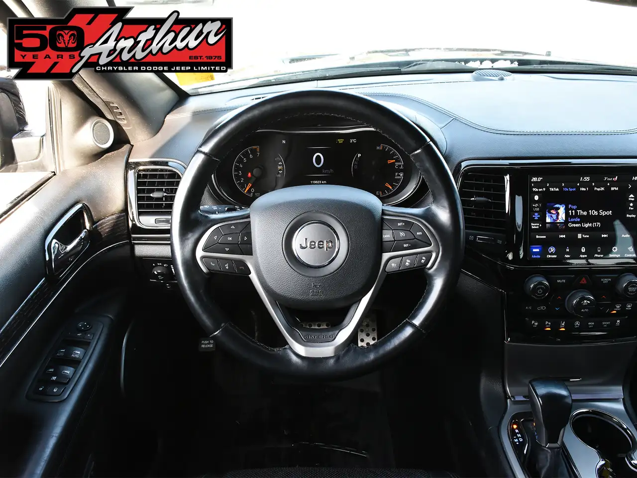 Jeep Grand Cherokee снимка Jeep Grand Cherokee