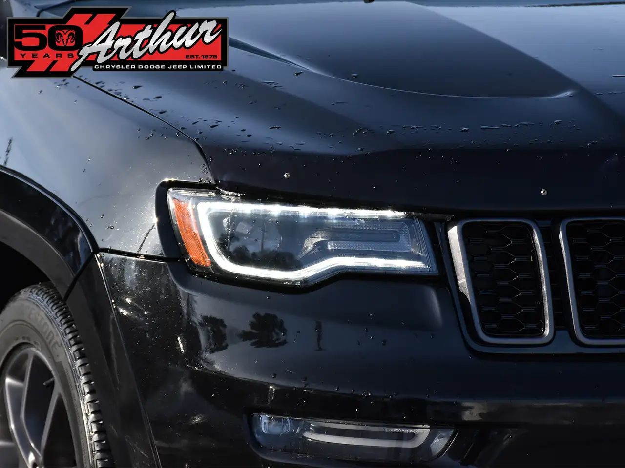Jeep Grand Cherokee снимка Jeep Grand Cherokee