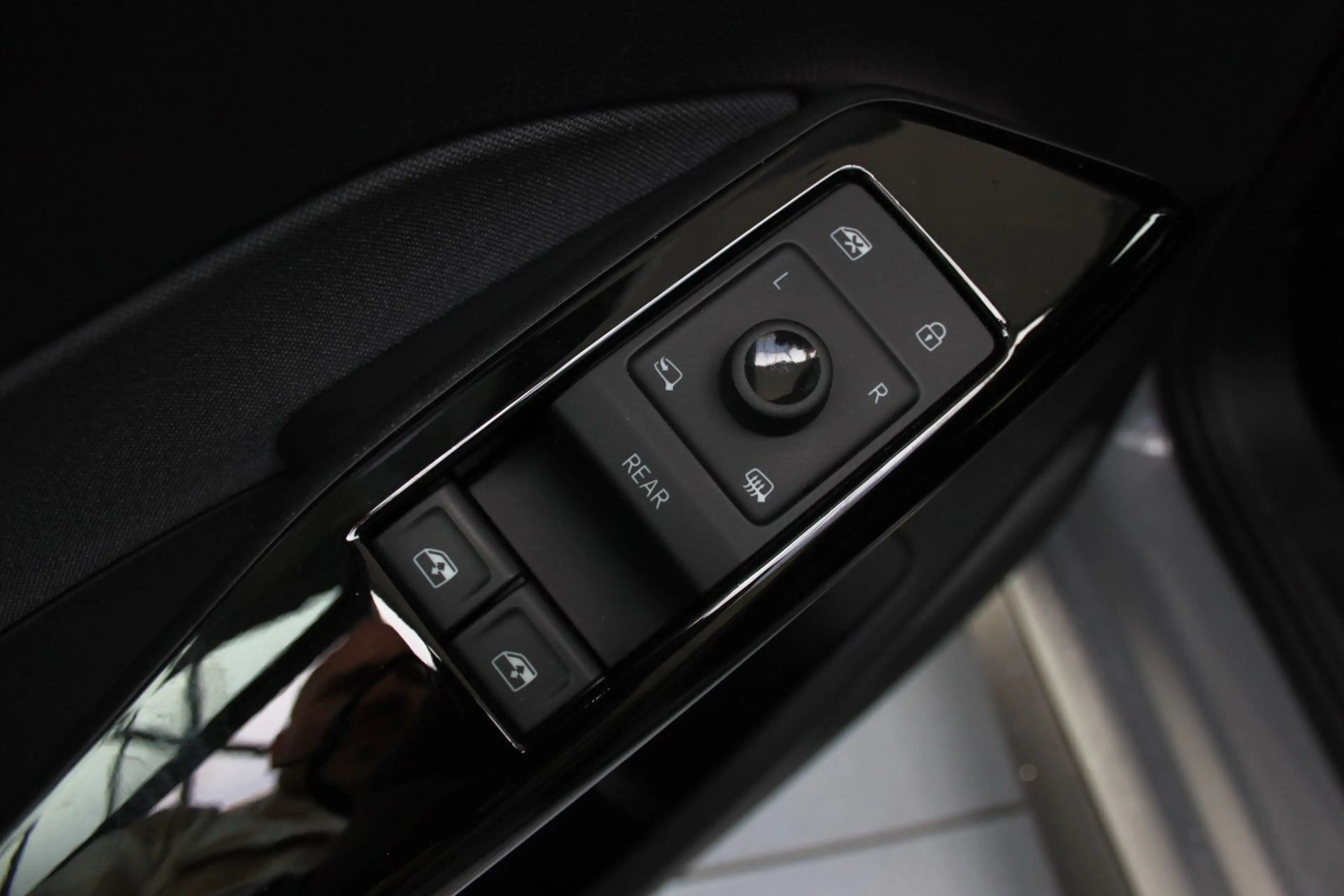 Volkswagen ID.3 PRO PERF/AHK/WRMPE/KAME/ACC/NAVIPRO/APP — photo 4