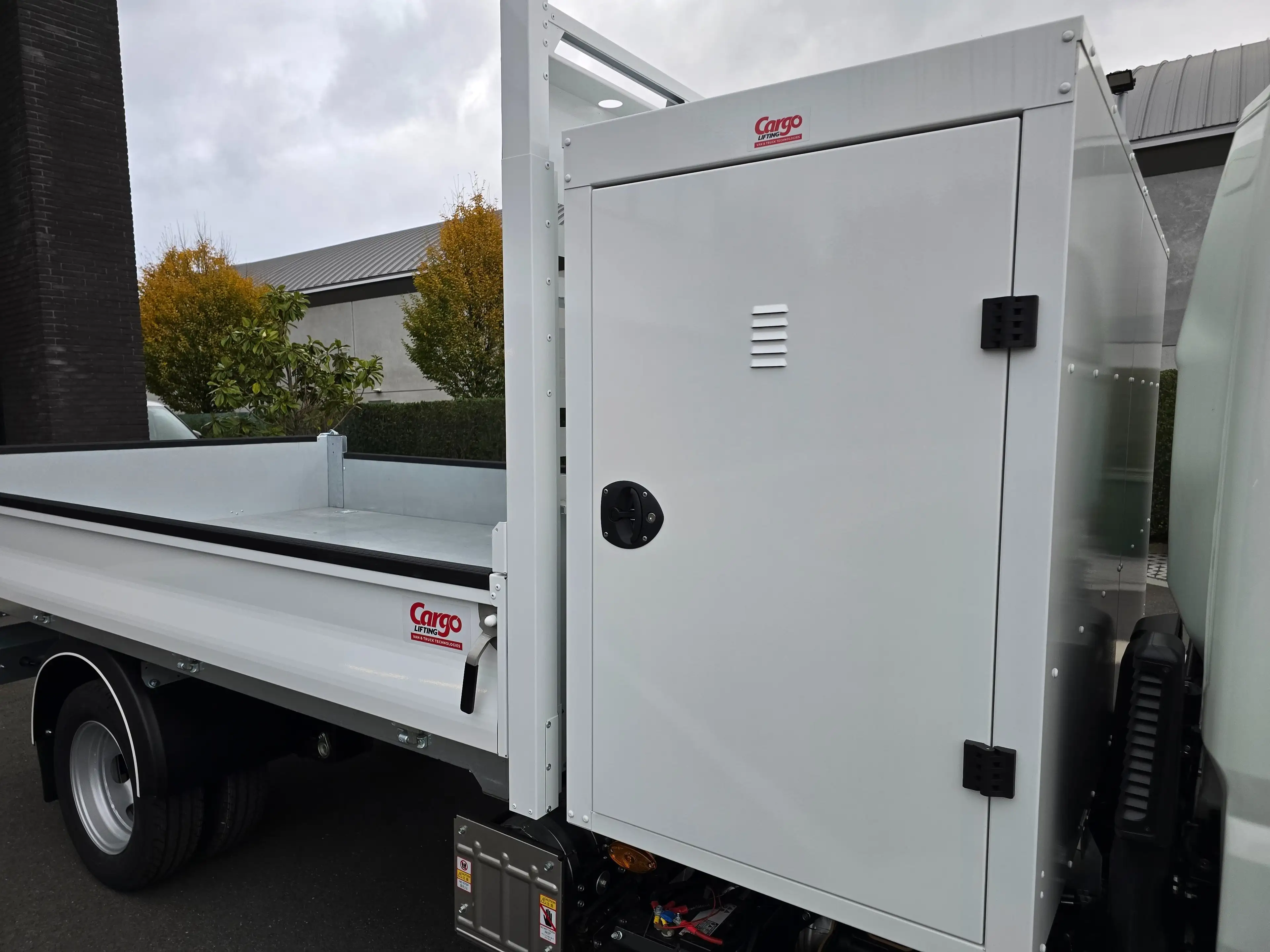 Mitsubishi Canter Canter 3C15 3400 Kipper Toolbox — photo 9