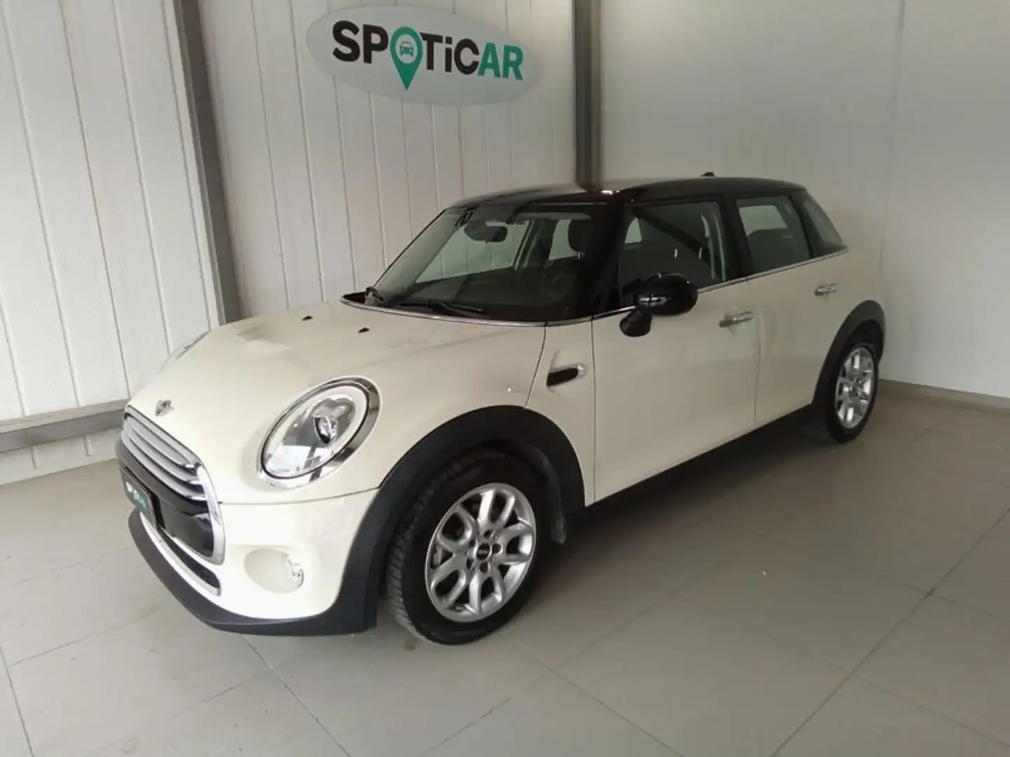 MINI Cooper 1.5 Cooper D Boost 5 porte Beige - 1
