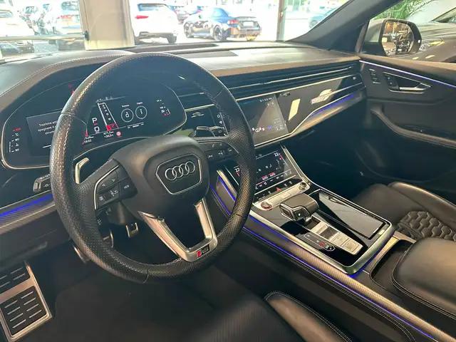 Audi RS Q8 view 8
