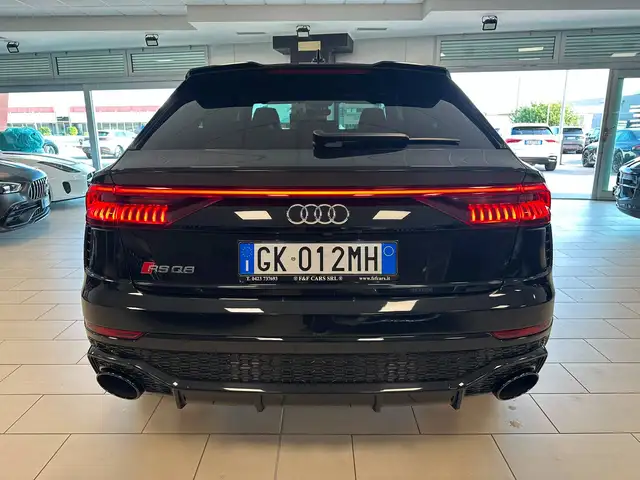 Audi RS Q8 view 5