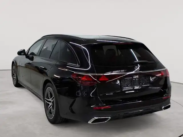 Mercedes-Benz E-Class view 5
