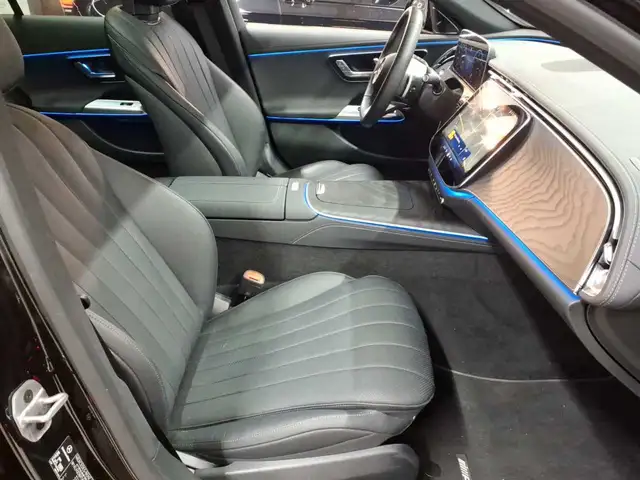 Mercedes-Benz E-Class view 8