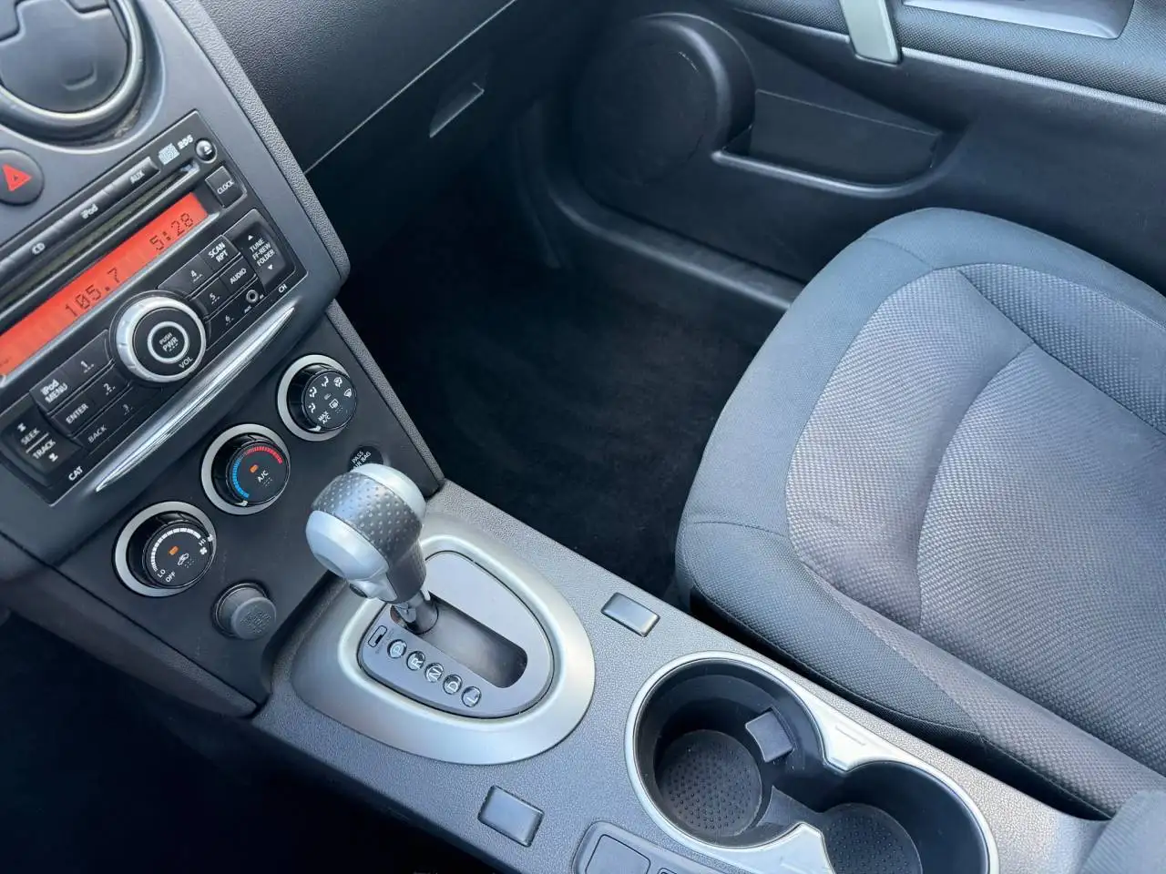 Nissan Rogue photo Nissan Rogue